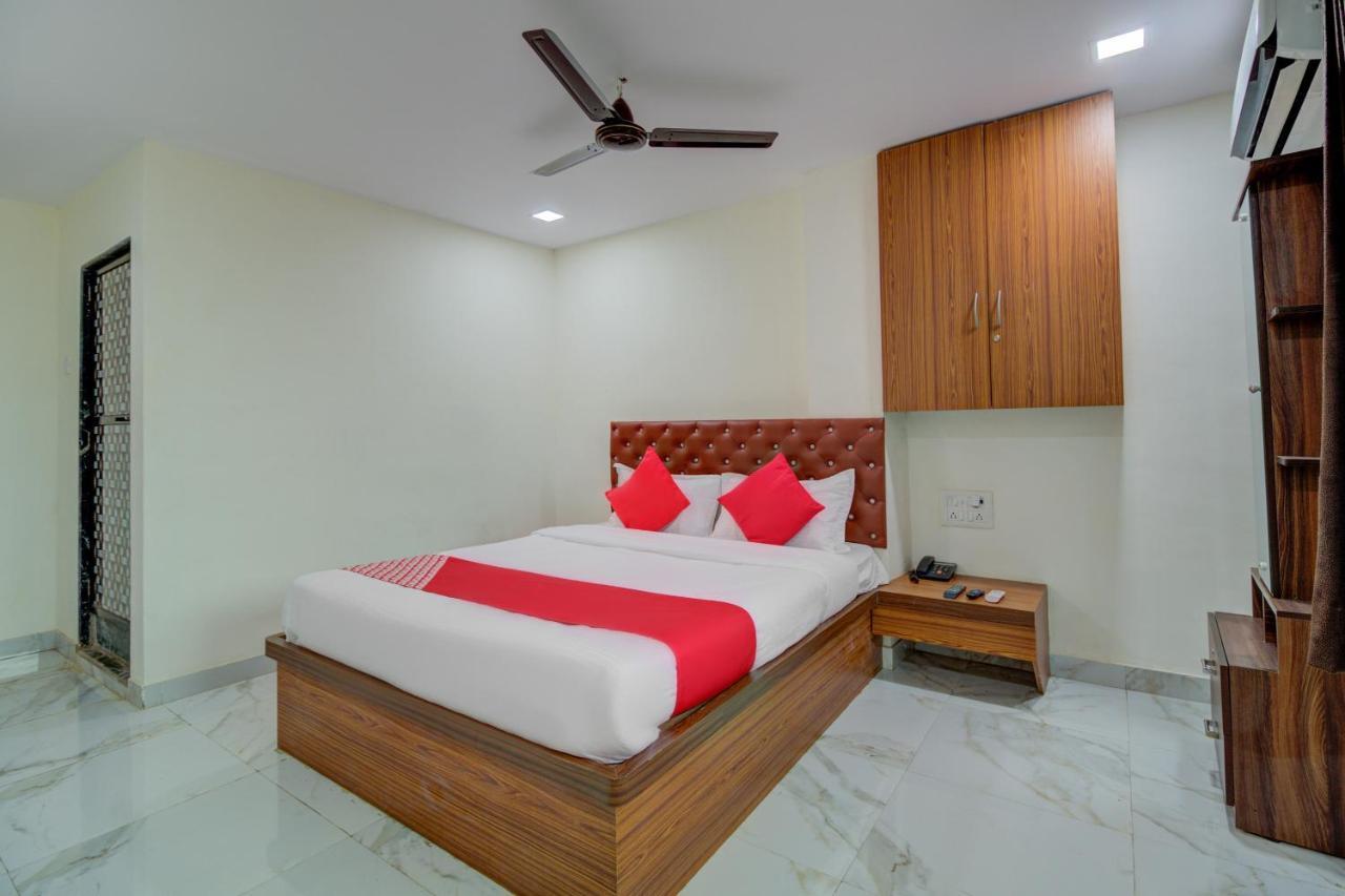 Oyo 67979 Hotel Hollywood Park Sasupāda المظهر الخارجي الصورة
