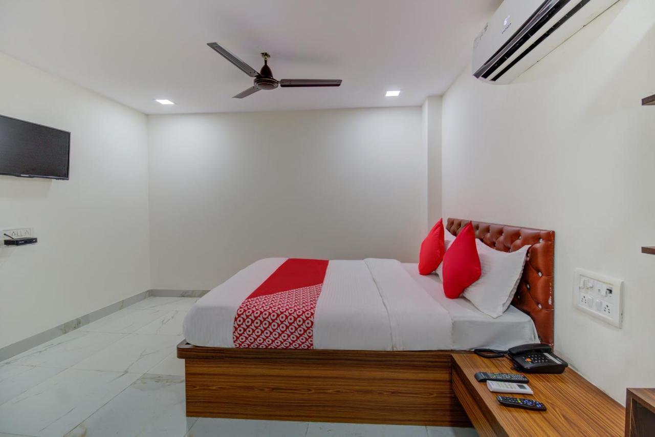 Oyo 67979 Hotel Hollywood Park Sasupāda المظهر الخارجي الصورة