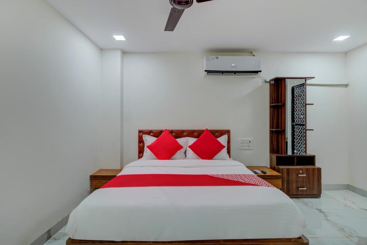 Oyo 67979 Hotel Hollywood Park Sasupāda المظهر الخارجي الصورة