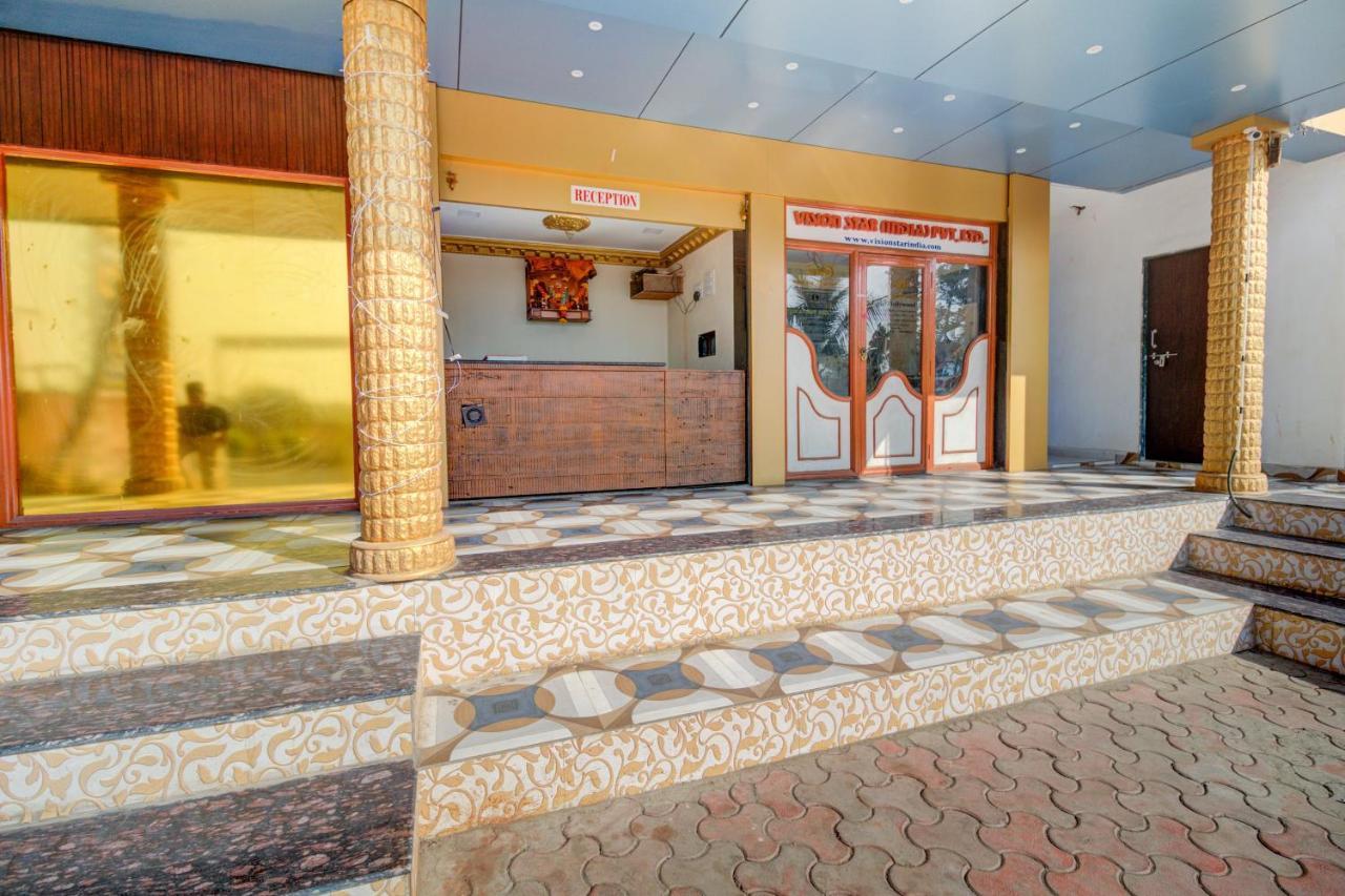 Oyo 67979 Hotel Hollywood Park Sasupāda المظهر الخارجي الصورة